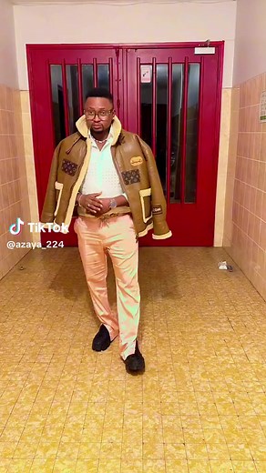 Azaya | Champion Officiel