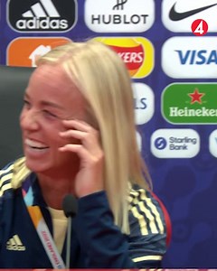 Magdalena Eriksson får hjälpa till när Seger zonar ut 😅 | TV4 Sport
