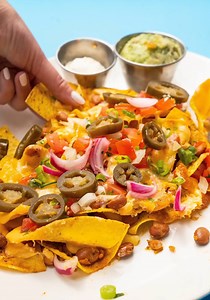 Cuando empiezas no puedes parar ¡Nachos en Hard Rock Cafe Mallorca! . . When you start you can't stop. Nachos at Hard Rock Cafe Mallorca! . . #hardrockcafe #nachoslover #hardrockcafemallorca #foodlovermallorca | Hard Rock Cafe Mallorca