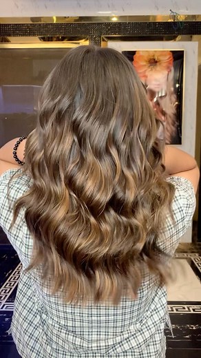 5.2K views · 54 reactions | Brunette Balayage 癩 With brunette balayage, you can opt for subtle, soft highlights that seamlessly blend with your base color, or go for more bold and contrasting tones to make a statement. #balayage #brunette #caramelhair #hairvideos #hairdye #roylisalon #pakistan #instafashion | Royli Salon • Studio • Academy | Facebook