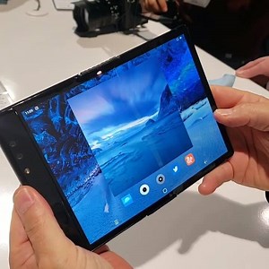 88K views · 865 reactions | Foldable phone. But my video is not gonna be that positive......... Stay tuned | Linus Tech Tips | Facebook