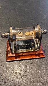 Un p’tit tour de TUBDÉS. Un jeu français qui était dispo sur le comptoir histoire de boire l’apéro en jouant 🎲🍻🎲🍻🎲 | Machines de Zinc