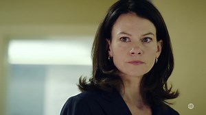 Mensonges - S01 E06 - Voyage dans le temps