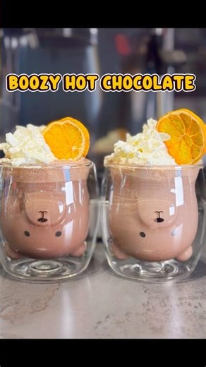 Boozy Hot Chocolate 🐻 (a spiked hot recipe) Recipe in the comments #drinks