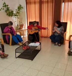 Op deze donderdagmorgen beginnen wij met de dagopening. Dit is de dag die de HEERE heeft gemaakt. | Jemima