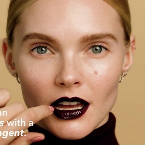 We asked Allure: How do we get fuller looking lips (without injections, of course). Check out the tips pro makeup artists swear by. http://wlgrns.co/askallure_fb4 | Walgreens