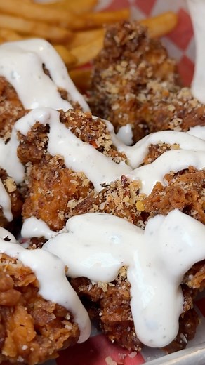 Our Garlic Parm is so full of flavor, you can just see it 😍 We dare ya not to lick the screen 🤤 Get 10 boneless wings and fries for just $9.99 or double up with 20 boneless wings and fries for only $18.99. In-Store Or Online 👉 Link In Bio! | Wing Zone
