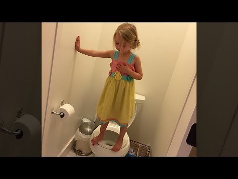 Wofür dieses Mädchen auf der Toilettenbrille übt, ist einfach unfassbar