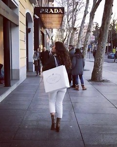 14 reactions | Angels dress Prada!! #CDwears #ootd | Cláudia Diniz | Facebook