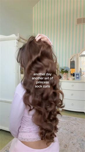 chloe nicole on Instagram: "my goal every day is to have princess hair 👑 #coquette #shabbychic #hairtutorial #sockcurls #fy"
