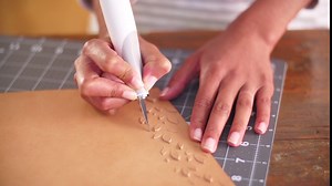 Fiskars Heavy-Duty Easy Change Detail Knife with #19 Chisel Blade to Cut Thick Materials, Comfortable Grip