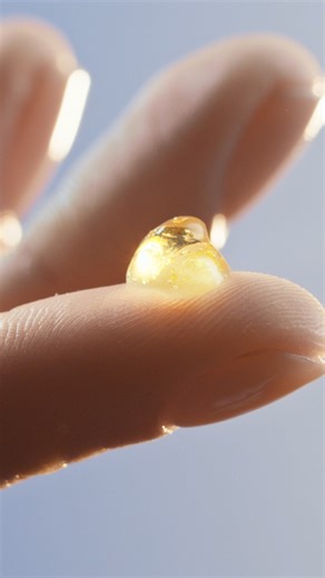 Transform your skin overnight with the upgraded Immortelle Overnight Reset Oil-in-Serum. Designed for sensitive skin, now with Gardenia Extract to amplify your skin's recovery. #resetserum #LOccitanePH https://ph.loccitane.com/products/immortelle-reset-serum-50ml | L'OCCITANE en Provence