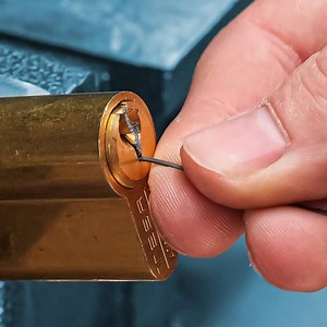 6.4K views · 17 reactions | Key Stuck? Here Are Some Ways To Remove It | Innovative Panda | Facebook