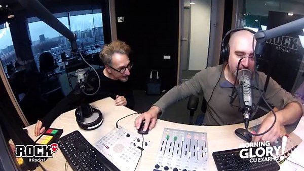 4.3K views · 30 reactions | Actorul și rockerul Ciobanu Adrian a mărturisit că anul acesta clipa sa de glorie a fost rolul din Hamlet și noi, după W. Shakespeare. Hai să vedem cum s-a descurcat cu întrebărle lui Răzvan Exarhu :) Video: Mihai Vasilescu | Morning Glory cu Răzvan Exarhu | Facebook