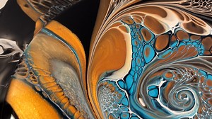 21K views · 894 reactions | Again only using a couple of colours in this simple bloom swirl. You don't need every colour known to man to make pretty art. A couple of piggys, a couple of tubes a dash of Aussie Flo and Bob is your uncle! | Sheleeart | Facebook