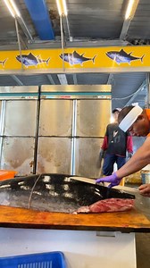 177K views · 2K reactions | this bluefin tuna slicing speed is unbelievable #foodporn #seafoodmarket #skillshowcase #sashimiprep #reelsfood | 94愛七桃 | Facebook