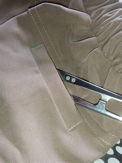 Proses jahit saku bobok & badan belakang celana cargo pendek #operatorsewing #sewing #jahit | Rada Anggelia