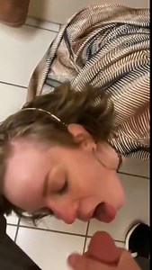 Selfie quickie in gas station bathroom