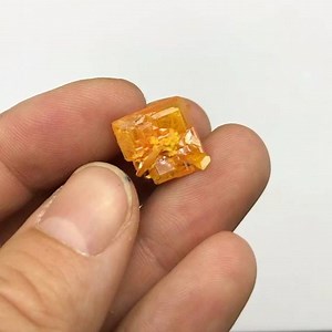 Wulfenite and mimetite TN from the famous Rowley Mine (Arizona, USA) size: 2 cm, price: $350 ( shipping fee). Please PM for more details. We ship worldwide. To see more of our minerals visit www.SpiriferMinerals.#spiriferminerals #spirifer #mineralcollecting #mineralspecimen #mineralcollection #rockhounding #rockhound #minerals #mineral #rocks #rock #fineminerals #wulfenite #mimetite #rowley #rowleymine #usminerals #mineralogy #geology #nature | Spirifer Minerals