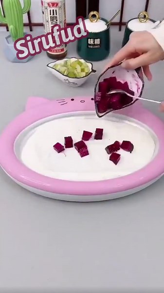 Instant Ice Cream Maker for Rolled Ice Cream Maker Machine with 2 Shovels 5 Plates and 5 Spoons,Frozen Yogurt Ice Cream Machine,Homemade Rolled Ice Cream(Round Pink)