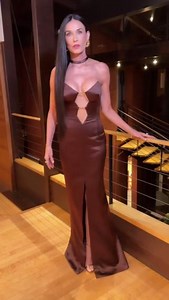 Demi Moore went FULL GLAM to hit the Oscars after party circuit. Dress by Versace! 🎥: Brad Goreski | HELLO! Canada