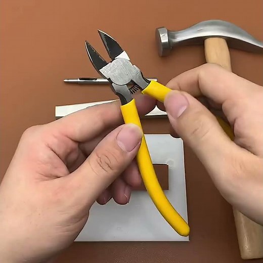 How to set up pure copper rivets in leather by hand knock tool ……