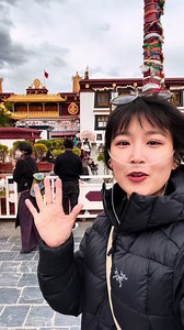 Hoy quiero llevarlos a ver el corazón de Lhasa: el templo Jokhang y la calle Barkhor.#giselawang #parati #viaje #lhasa