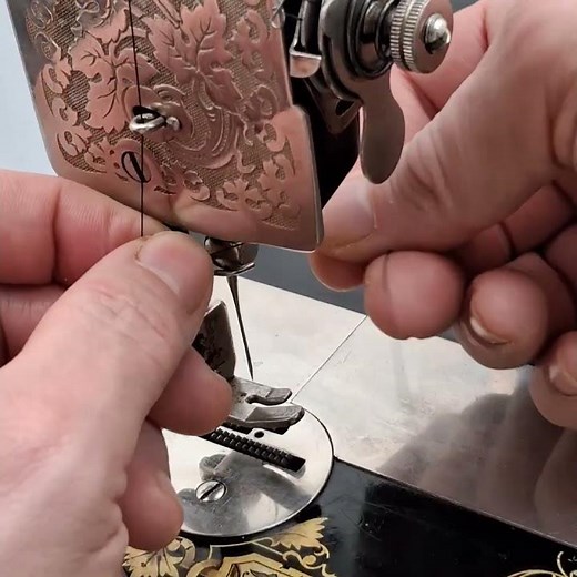 Singer 27, 28, 127, 128 - Set and Thread the Needle