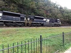 NS SD70ACU helpers returning