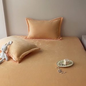 ZIQINPSQ Velvet Fitted Sheet Only, Deep Pocket Bed Sheet, Twin Tan | Soft Milk Plush Fabric, Fits Mattresses up to 15 Inches Deep, No Pillowcases, Warm All Season Bedding