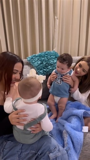 Bebés interactuando por primera vez 🥹 #maternidad #convivencia #amistad | Melipandda