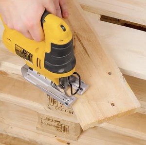 31K views · 136 reactions | Cool DIY bed out of wooden pallets! | 5-Minute MAGIC | Facebook