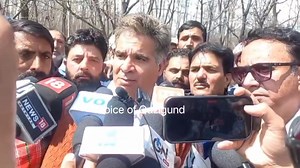 Former BJP State President Ravinder Raina Visits Chandian Pajan, Demands Judicial Probe Kulgam, March 19: Former BJP State President Ravinder Raina, along with party leader Zulifkar Choudhary, visited Chandian Pajan to meet the nomadic families affected by a recent tragic incident. The leaders offered their condolences and assured the victims of every possible support. Expressing deep sorrow over the incident, Ravinder Raina demanded a judicial probe to ensure justice for the affected families. 