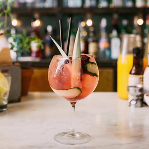 38 reactions · 3 comments | Llueve y en Dandy estamos así . De lunes a viernes de 17 a 20hs Happy Hour  | Dandy | Facebook