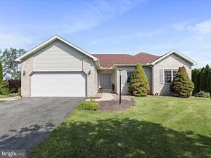 1932 Bell Ave, Chambersburg, PA 17202 - MLS PAFL2028382 - Coldwell Banker