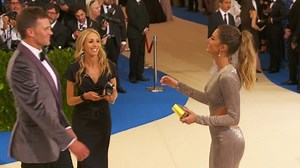 Metropolitan Museum Art New York Usa: Stockvideos & Filmmaterial (100 % lizenzfrei) 26387498 | Shutterstock