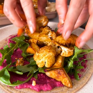 4 Easy, Healthy Homemade Wraps that are packed with vibrant veggies and protein-rich quinoa and red lentils. These delicious wraps are perfect for a quick and nutritious meal. Get the recipe here: link. Recipe is in the comments! 💕 | Plantbaes