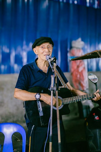 3K views · 85 reactions | Surprising Cagay-anons with a photo print. CDO Street Photography Cogon Night Market Random Stranger Shoot Gear | Insta360AcePro, Canon M50 #streetphotography #CagayandeOroCity #CogonNightMarket | Clayford P Lanzaderas | Facebook