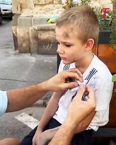 489K views · 2.1K reactions | Un étranger apprend à un garçon à demander de l'argent | Fabiosa - Rendez-le plus facile | Facebook