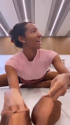 #Repost The fabulous Precious Adams, Soloist of the English National Ballet in the studio last month with a new pair of Freed of London Pointe Shoes✨ Very pleasing to watch them being broken in😍 | Freed of London
