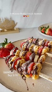 5-Minutes Waffle Fruit Skewers 😍🍓🍢 Ingredients: Mini Waffles Strawberries Banana Chocolate Cream (melt in a double boiler) Wooden skewers (Optional: powdered sugar)💕 | Daily Recipe Haven