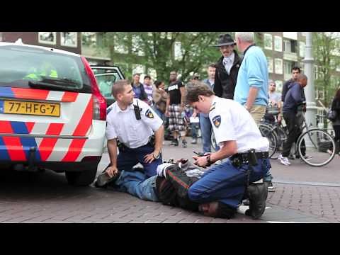 Amsterdam officers arrest suspect - June 20, 2011 17:59