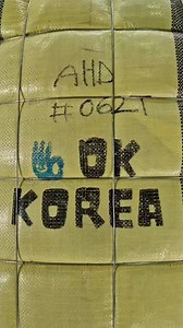 👌(OK-062T) Adult Hood T-Shirts สเวตเตอร์ฮู้ดเกาหลี🍧🌈 ผ้าใหม่ ทรงใหญ่ สีสด แบรนด์ออกดี๊มากก สวยสภาพผ้าใหม่ ตำหนิน้อยมากกก แนะนำเลยค่า 👉 รหัส CF พิมพ์ H62T เว้นวรรคจำนวน 👉 น้ำหนัก 80 Kg. (ประมาณ 130-150 ตัว) 👉 ราคากระสอบละ 6,500 บ. | ขายส่งยีนส์มือสอง ราคาถูก เจ้าแรก "ภูษิตา ยีนส์"