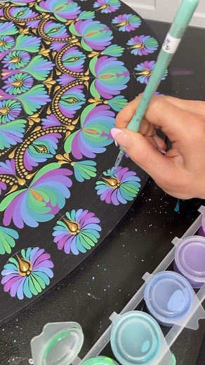 This piece is full of ✨PLAY✨ these round flower elements are tricky with a brush and hard to get the right angle and wrist placement buttttttt they are so worth it. I love how fun and joyful this turned out. Can’t wait to show you more!! Color palette is from a palette class by @mandaladoc ✨ if you want step-by-step guidance on how to get the colors make sure to check out her “Moody Rainbow” class 🌈✨ | Thoughtful Dots
