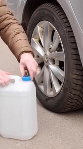 Car Lift Without a Jack! | Chicas Panda