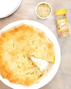 Here’s a tasty solve for those holiday leftovers: homemade Turkey Pot Pie 🥘 Save this recipe here: https://brnw.ch/21wELib | Mrs. Dash