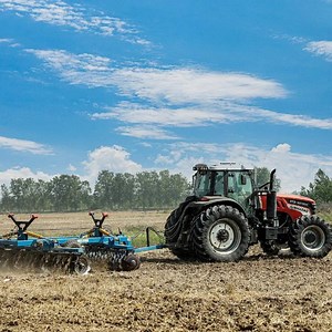 [Hot Item] Top-Rated Versatile Farming Tractors: 300HP to 220HP Models3.