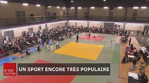 Près d'une centaine de jeunes de la Mauricie, de Québec, de l'Estrie et du Centre du Québec participait dimanche à une compétition de judo à Trois-Rivières | ICI Mauricie Centre-du-Québec