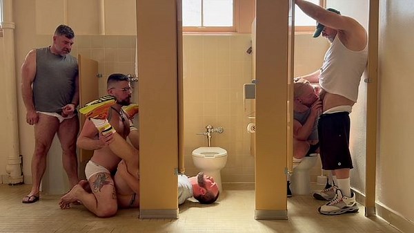 UNDERSTALL ACTION what happens in the lockerroom