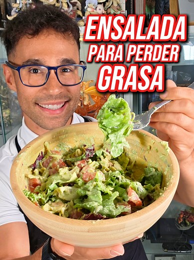 ENSALADA DE PASTA CON PROTEÍNA Y FIBRA PARA PERDER GRASA Para comer más proteína y fibra mientras disfrutas de la comida Guarda esta receta cuando no sepas qué comer👩🏻‍🍳 🔴 -10% y regalos en toda la web de Prozis con mi código MAYDEN Ingredientes ●50g de pasta de garbanzos ●Lechuga ●Tomate ●100g de pollo cocido ●100g de yogur griego ligero ●Medio aguacate ●Espinacas ●Cebolla morada ●Especias 🔥Pasos ●En una picadora echa la cebolla, medio aguacate, espinacas, yogur griego y especias ●Dale has